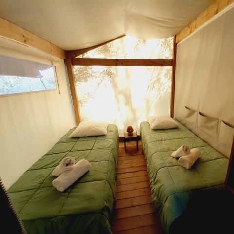 TENTE TOILE ET BOIS 4 personnes - Ecolodge Toile & Bois 30m² (2 chambres - 4 personnes) dont terrasse couverte 8m² - Sans sanitaires