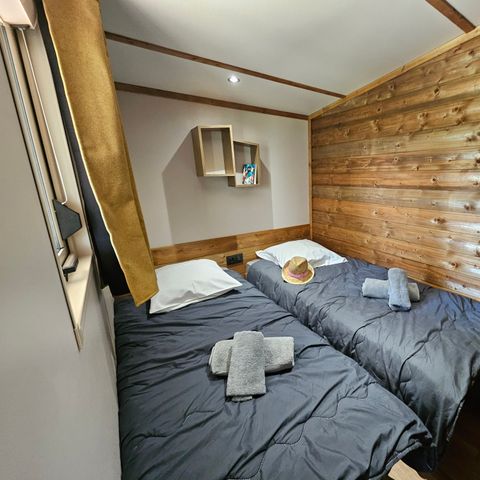 MOBILHOME 6 personnes - Premium 56 m² (3 chambres) dont terrasse semi-couverte fermée + Clim + TV + LV + Plancha