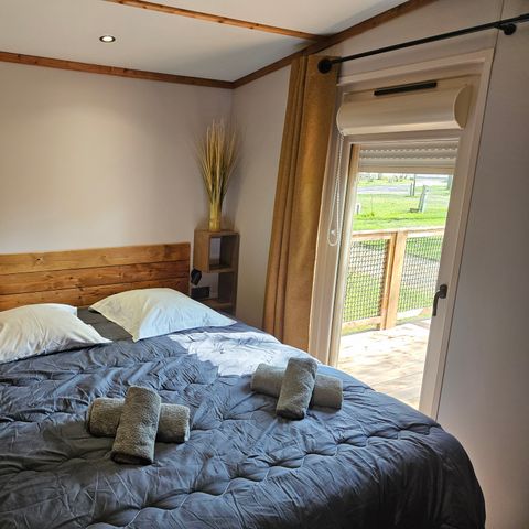 MOBILHOME 6 personnes - Premium 56 m² (3 chambres) dont terrasse semi-couverte fermée + Clim + TV + LV + Plancha