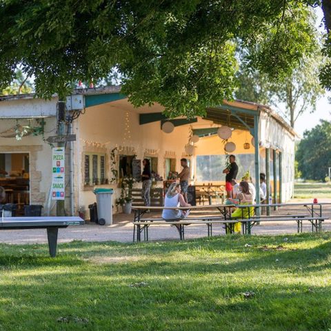 Camping Aux Rives du Soleil - Ain - Image N°4