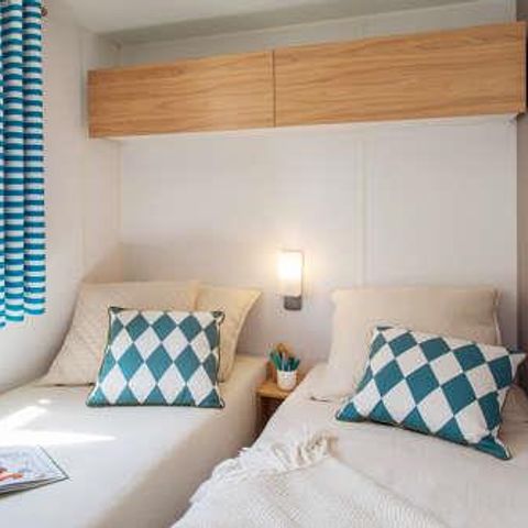 MOBILHOME 16 personnes - Tribu 60m² (6 chambres) + grande terrasse commune semi-couverte