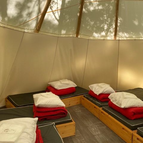 HÉBERGEMENT INSOLITE 8 personnes - Tipis - Sans sanitaires