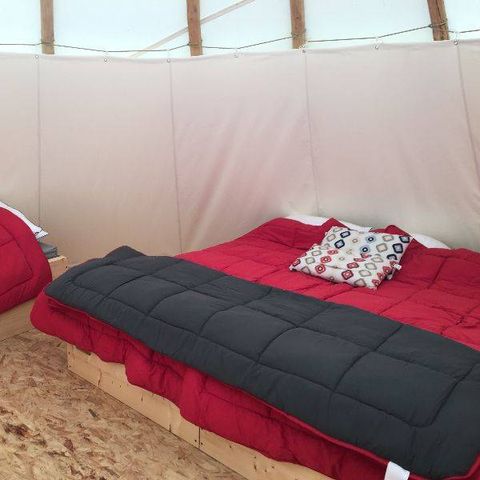 HÉBERGEMENT INSOLITE 8 personnes - Tipis - Sans sanitaires