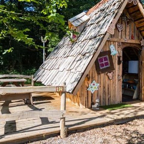 Insolite 3 personnes - Cabane de la Sorcière (sanitaires communs)