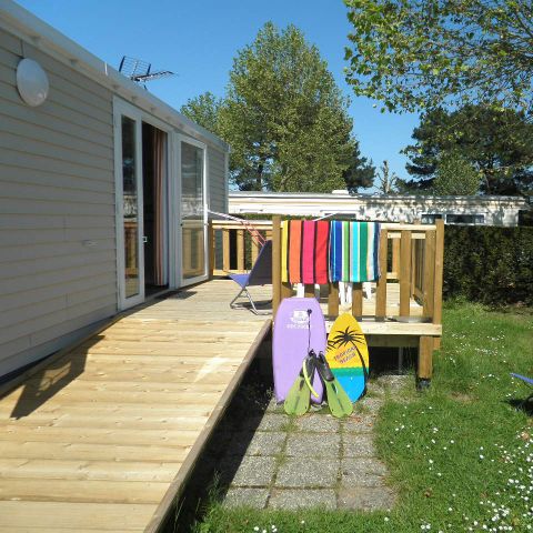 MOBILHOME 4 personnes - Standard 32m² - 2 chambres + terrasse non-couverte - PMR