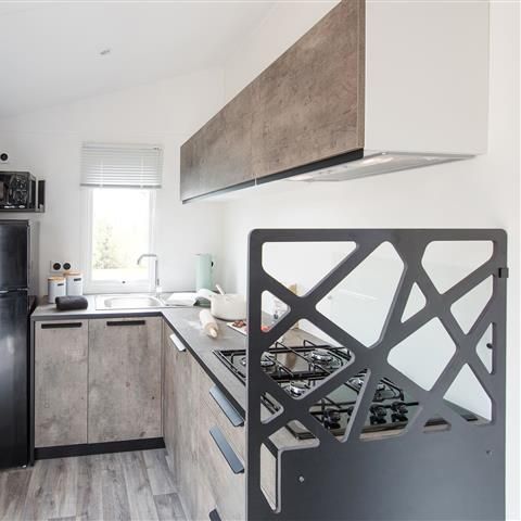 MOBILHOME 4 personnes - "BAHIA Confort +" 27m² - 2 chambres - Terrasse couverte - Lave vaisselle