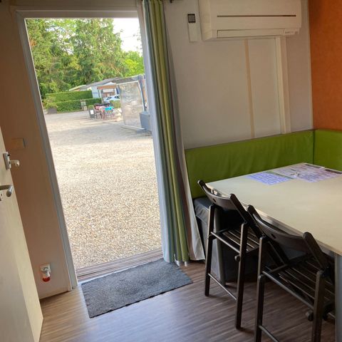 MOBILHOME 2 personnes - 05-Mobil-Home Standard 26m2 (2ch - 1/5 pers.) + TV + Clim - prix pour 2 personnes