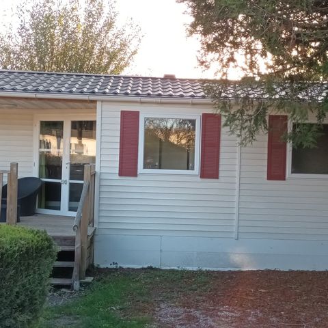 MOBILHOME 2 personnes - 07-Mobil-Home Confort 24 m2 (2ch - 2/4 pers.) + petite terrasse couverte + TV + Clim - prix pour 2 personnes