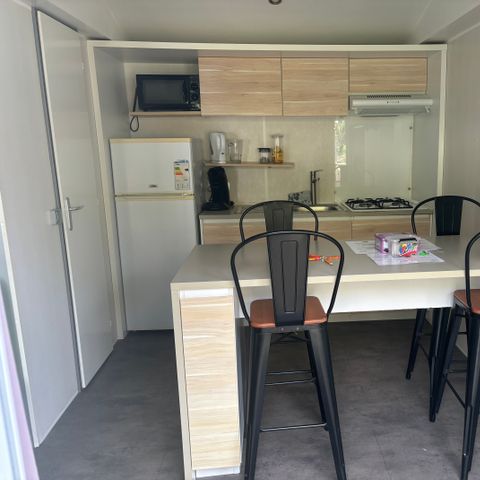 MOBILHOME 2 personnes - 13-La Folle entreprise 32m2 (2ch - 2/6pers.) + Jaccuzzi + Lits faits + serviette + kit boissons + TV - prix pour 2 personnes
