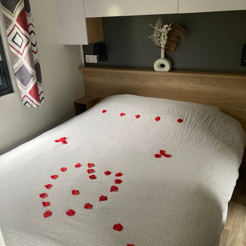 TENTE TOILE ET BOIS 2 personnes - 21-Lodge de Luxe + jacuzzi plein air+ lits faits + serviettes + kit boissons chaudes - prix pour 2 personnes