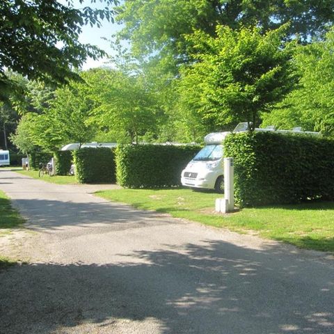 Emplacement - Grand Confort - Eau / électricité / évacuation