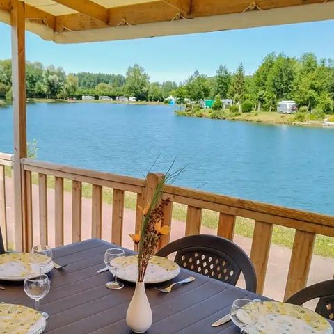 MOBILHOME 4 personnes - Confort Bord d'Etang TV - 2 chambres + terrasse