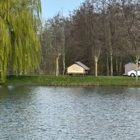 Tente en toile et en bois 2 personnes - CAMPANNA BORD D'ETANG