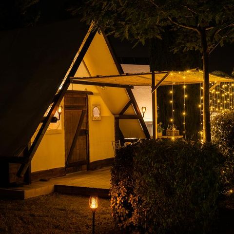 HÉBERGEMENT INSOLITE 4 personnes - ECOTIPI - 32m²- 1 chambre