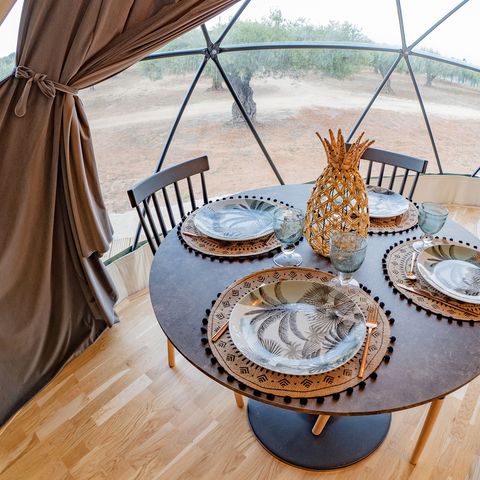 HÉBERGEMENT INSOLITE 4 personnes - DOMO - 40m²- 2 chambres