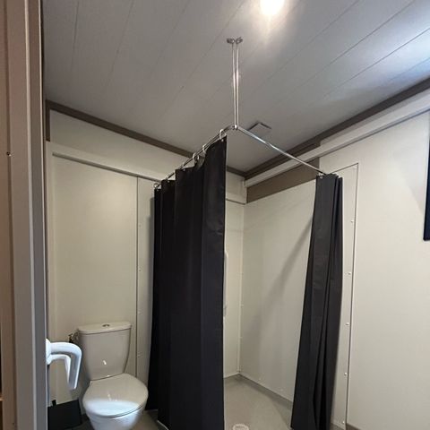 CHALET 4 personnes - Chalet PMR Premium 35m² - 2 chambres  (CLIM + TV + Plancha) ***NOUVEAUTE 2025 !!!