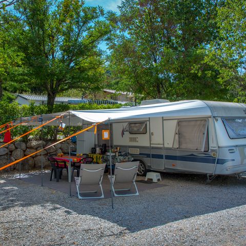 Emplacement - Forfait tente - Caravane ou camping-car - Véhicule - Électricité - 10 Amp.