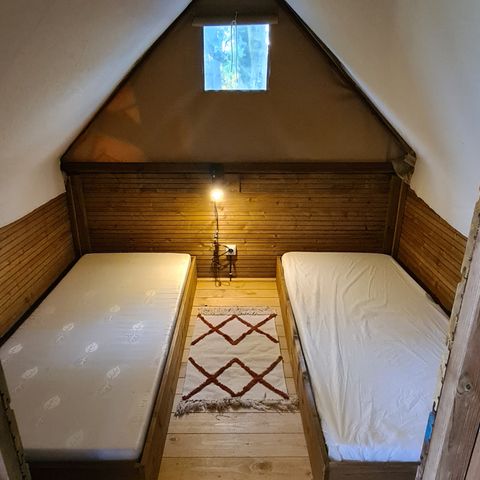 LODGE 5 personnes - Tite lodge - 2 chambres sans sanitaires