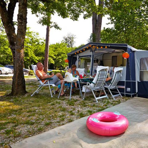 Emplacement - Emplacement caravane / camping-car ou tente + voiture