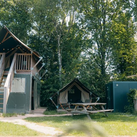 Tente en toile et en bois 4 personnes - Safari Cottage XS avec salle de bain privée