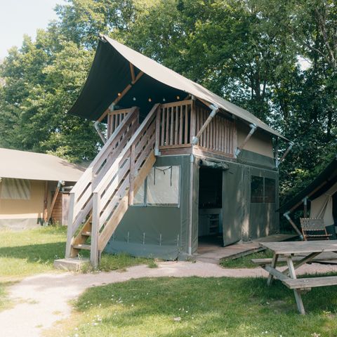 Tente en toile et en bois 4 personnes - Safari Cottage XS avec salle de bain privée