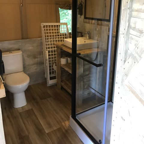 Tente en toile et en bois 6 personnes - y compris les installations sanitaires