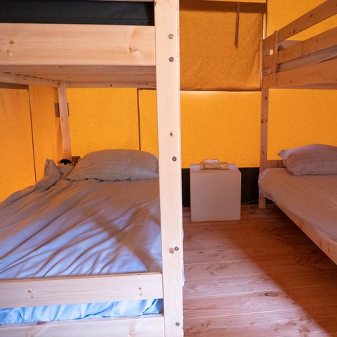 Tente en toile et en bois 6 personnes - y compris unité sanitaire privée