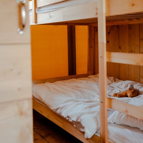 TENTE TOILE ET BOIS 4 personnes - y compris les installations sanitaires