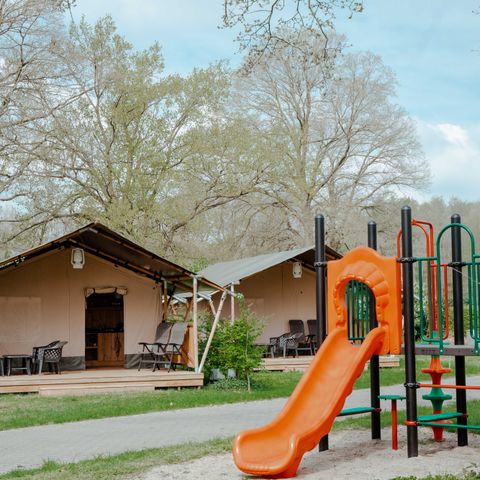 Tente en toile et en bois 6 personnes - y compris les installations sanitaires