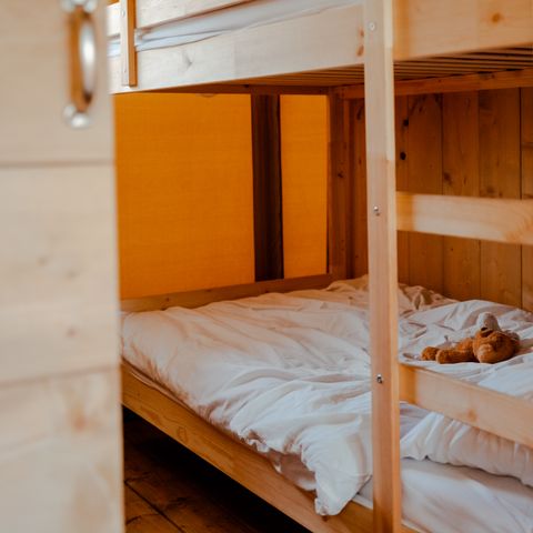 Tente en toile et en bois 4 personnes - y compris les installations sanitaires
