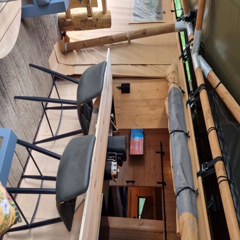 TENTE TOILE ET BOIS 4 personnes - Luxe avec sanitaires