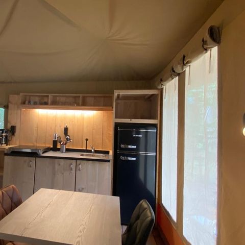TENTE TOILE ET BOIS 2 personnes - Luxe avec sanitaires
