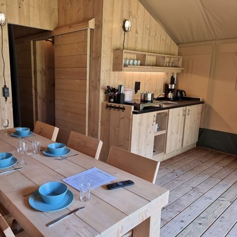 Tente en toile et en bois 5 personnes - y compris les installations sanitaires