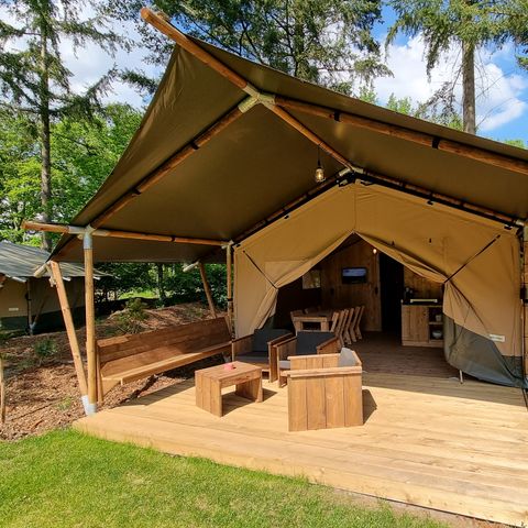 TENTE TOILE ET BOIS 5 personnes - y compris les installations sanitaires