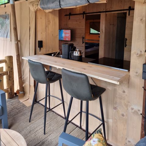 Tente en toile et en bois 4 personnes - Luxe avec sanitaires (MIVA)