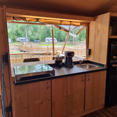 Tente en toile et en bois 4 personnes - Luxe avec sanitaires (MIVA)