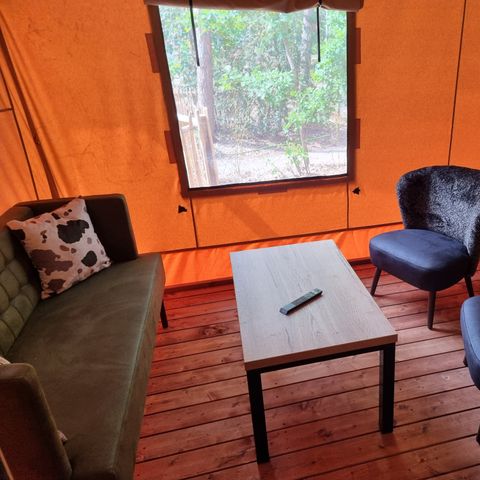 Tente en toile et en bois 4 personnes - Luxe avec sanitaires (MIVA)