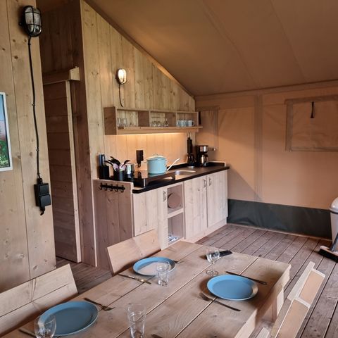 Tente en toile et en bois 6 personnes - y compris les installations sanitaires