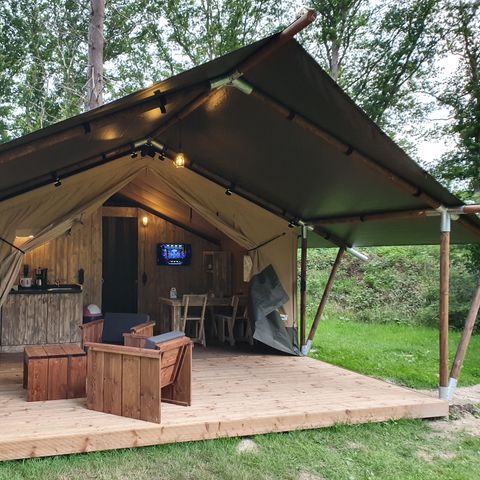 Tente en toile et en bois 4 personnes - y compris les installations sanitaires