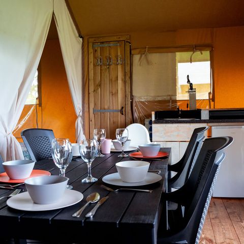 TENTE TOILE ET BOIS 6 personnes - y compris les toilettes