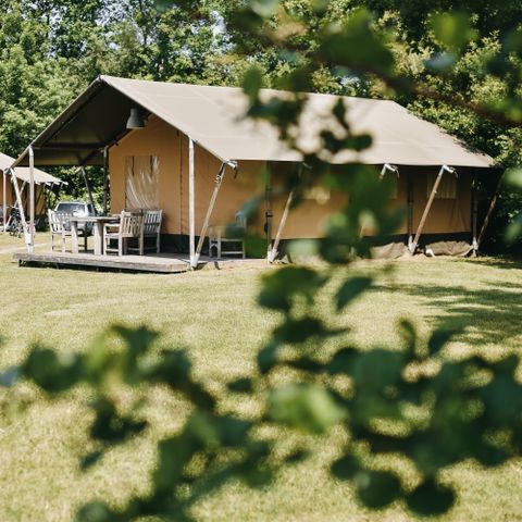 TENTE TOILE ET BOIS 4 personnes - y compris les installations sanitaires
