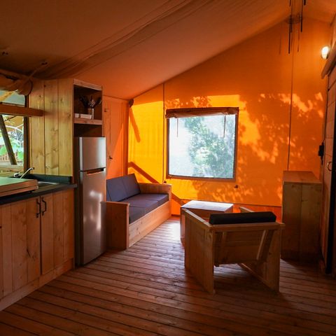 TENTE TOILE ET BOIS 6 personnes - y compris les installations sanitaires au bord du lac