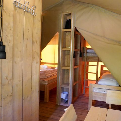 TENTE TOILE ET BOIS 5 personnes - y compris les installations sanitaires au bord du lac