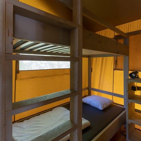 TENTE TOILE ET BOIS 4 personnes - y compris les installations sanitaires