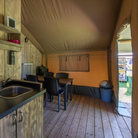 TENTE TOILE ET BOIS 6 personnes - y compris les installations sanitaires avec toboggan