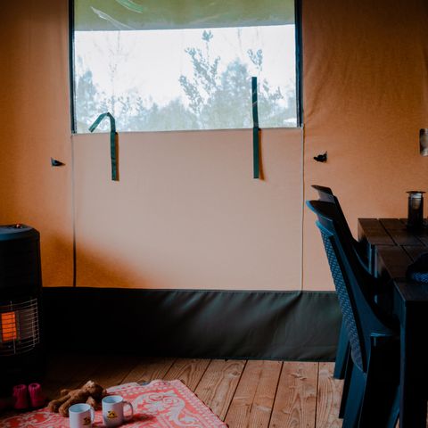 Tente en toile et en bois 6 personnes - y compris les installations sanitaires
