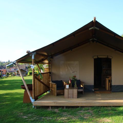 TENTE TOILE ET BOIS 5 personnes - y compris les installations sanitaires