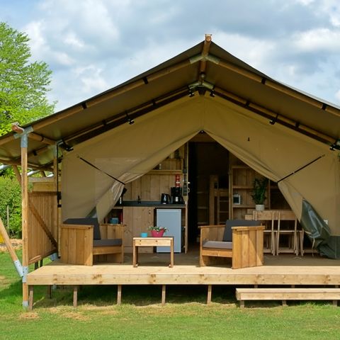 TENTE TOILE ET BOIS 5 personnes - y compris les installations sanitaires