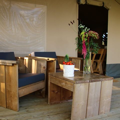 Tente en toile et en bois 5 personnes - y compris les installations sanitaires