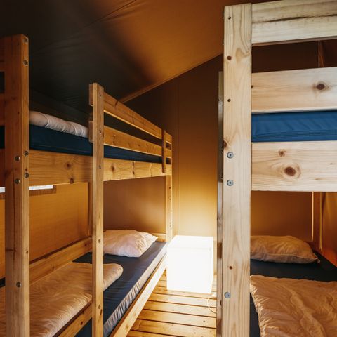TENTE TOILE ET BOIS 6 personnes - y compris les installations sanitaires